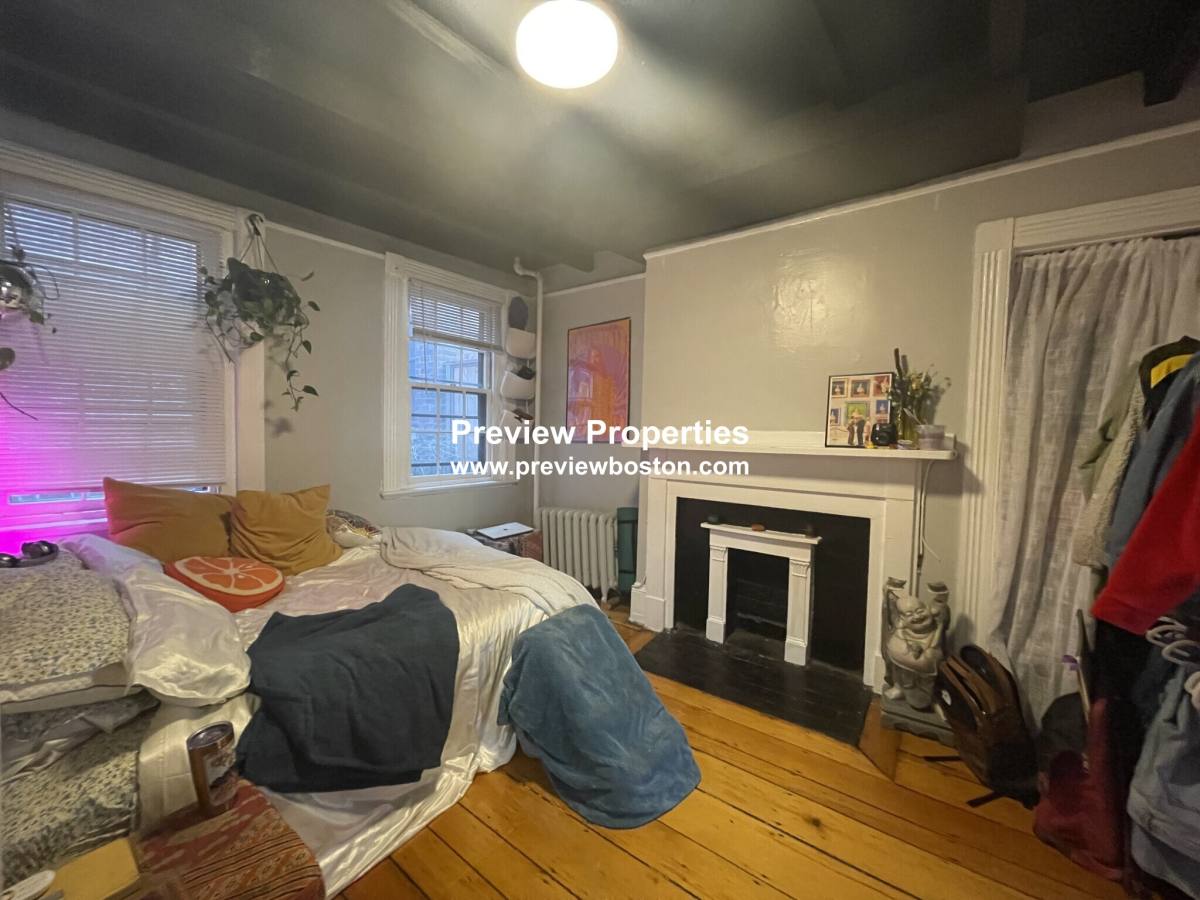 Apartment for rent at 4 Champney Place #2P, Boston, MA 02114
