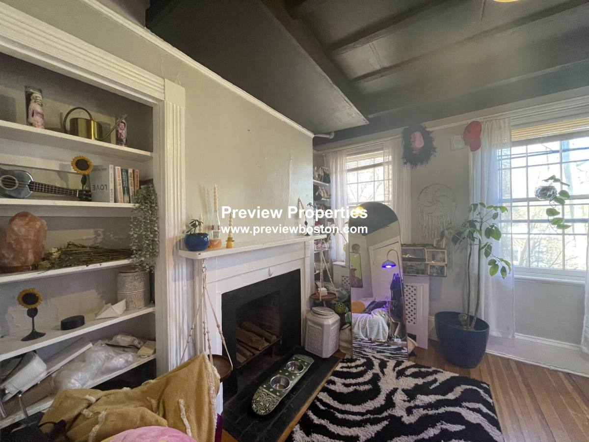 Apartment for rent at 4 Champney Place #2P, Boston, MA 02114