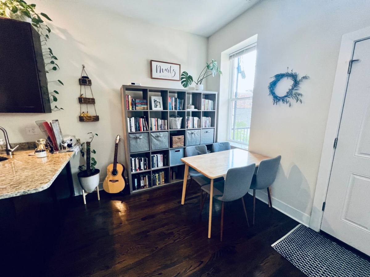Apartment for rent at 1508 W Chestnut St, Chicago, IL 60642