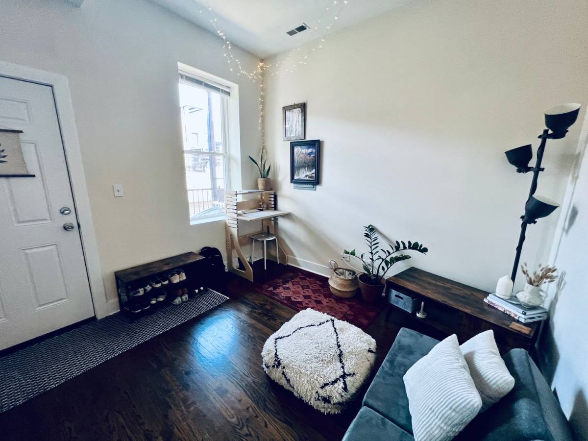 Apartment for rent at 1508 W Chestnut St, Chicago, IL 60642