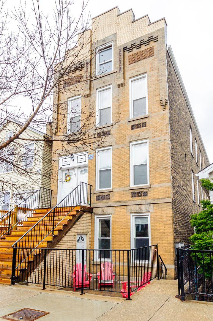 Apartment for rent at 1508 W Chestnut St, Chicago, IL 60642
