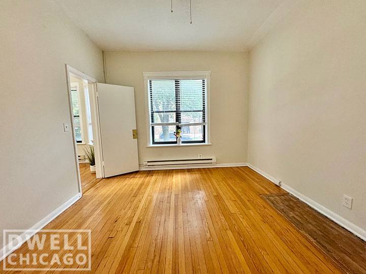 Apartment for rent at 915 W Waveland #1A, Chicago, IL 60613