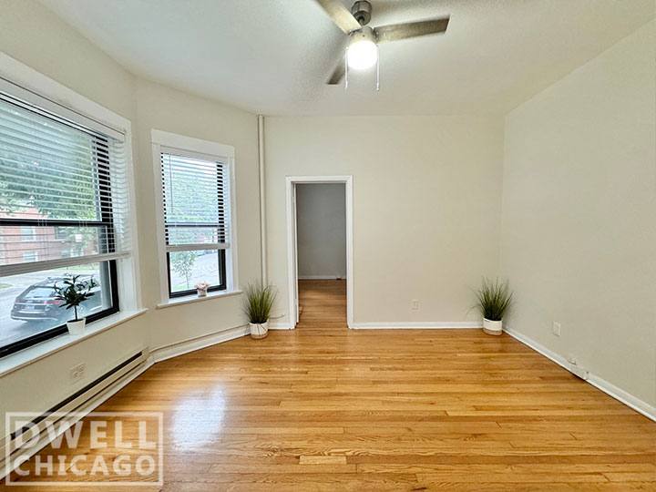 Apartment for rent at 915 W Waveland #1A, Chicago, IL 60613