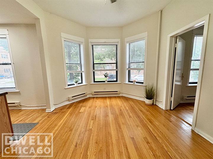 Apartment for rent at 915 W Waveland #1A, Chicago, IL 60613