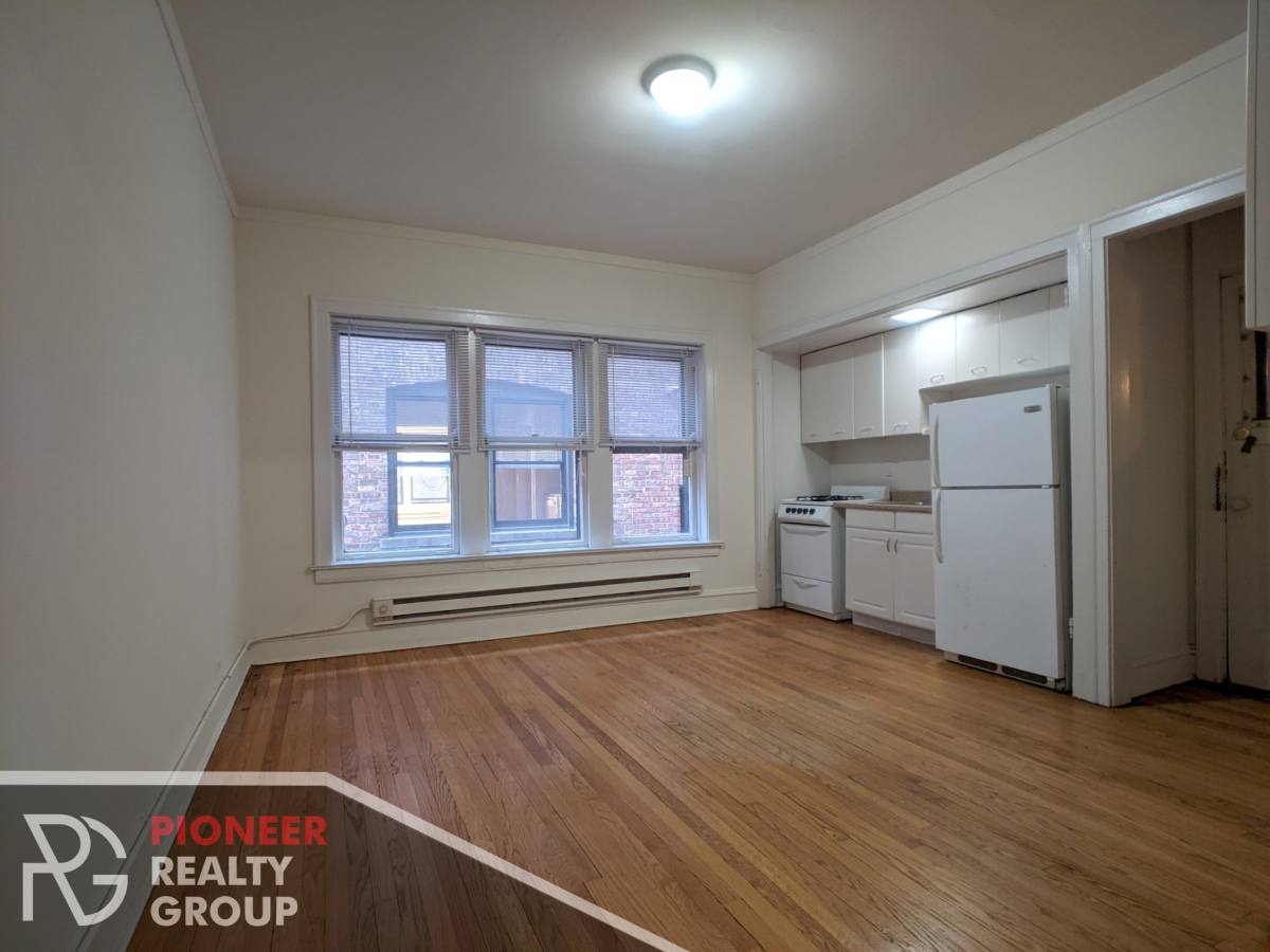 Apartment for rent at 1025 Dempster St, Evanston, IL 60201