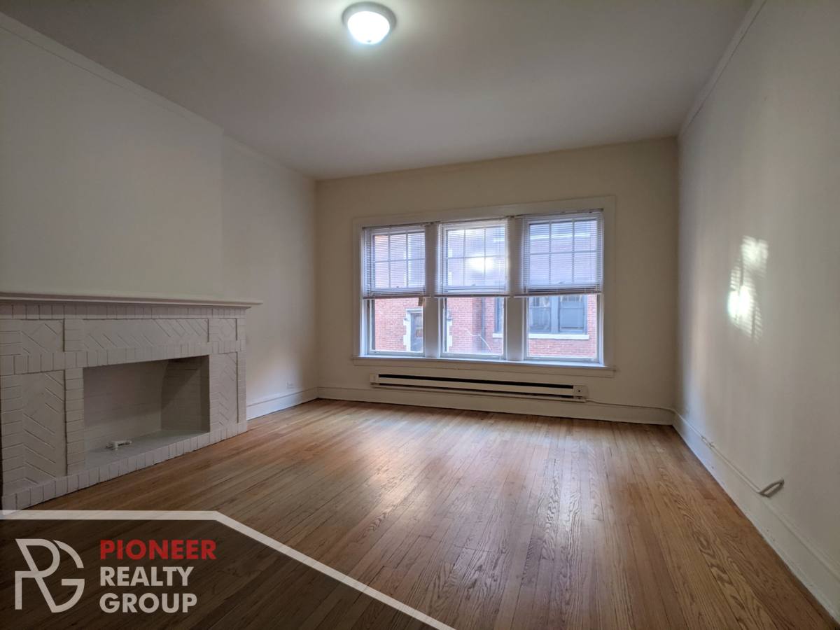 Apartment for rent at 1025 Dempster St, Evanston, IL 60201