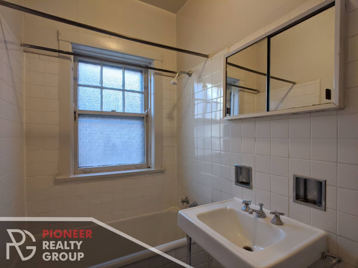 Apartment for rent at 1025 Dempster St, Evanston, IL 60201