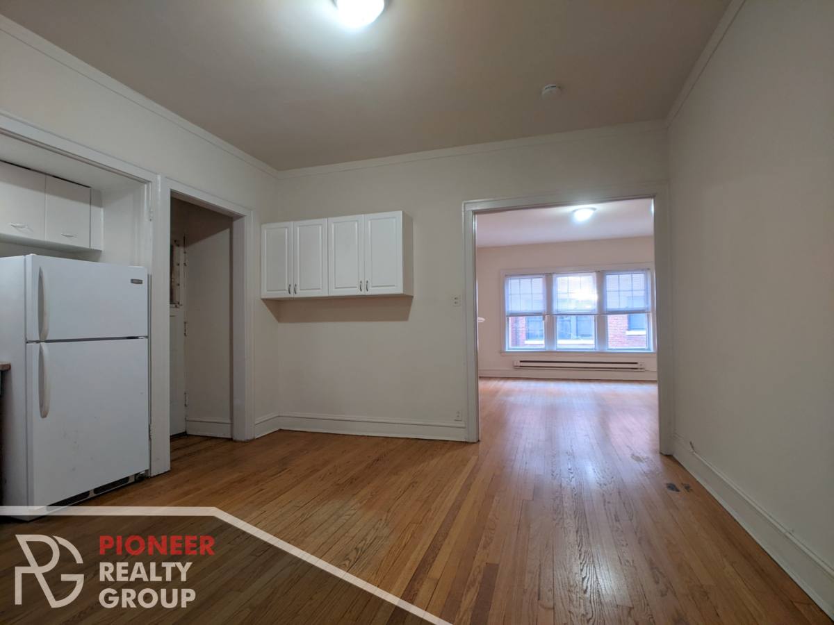 Apartment for rent at 1025 Dempster St, Evanston, IL 60201