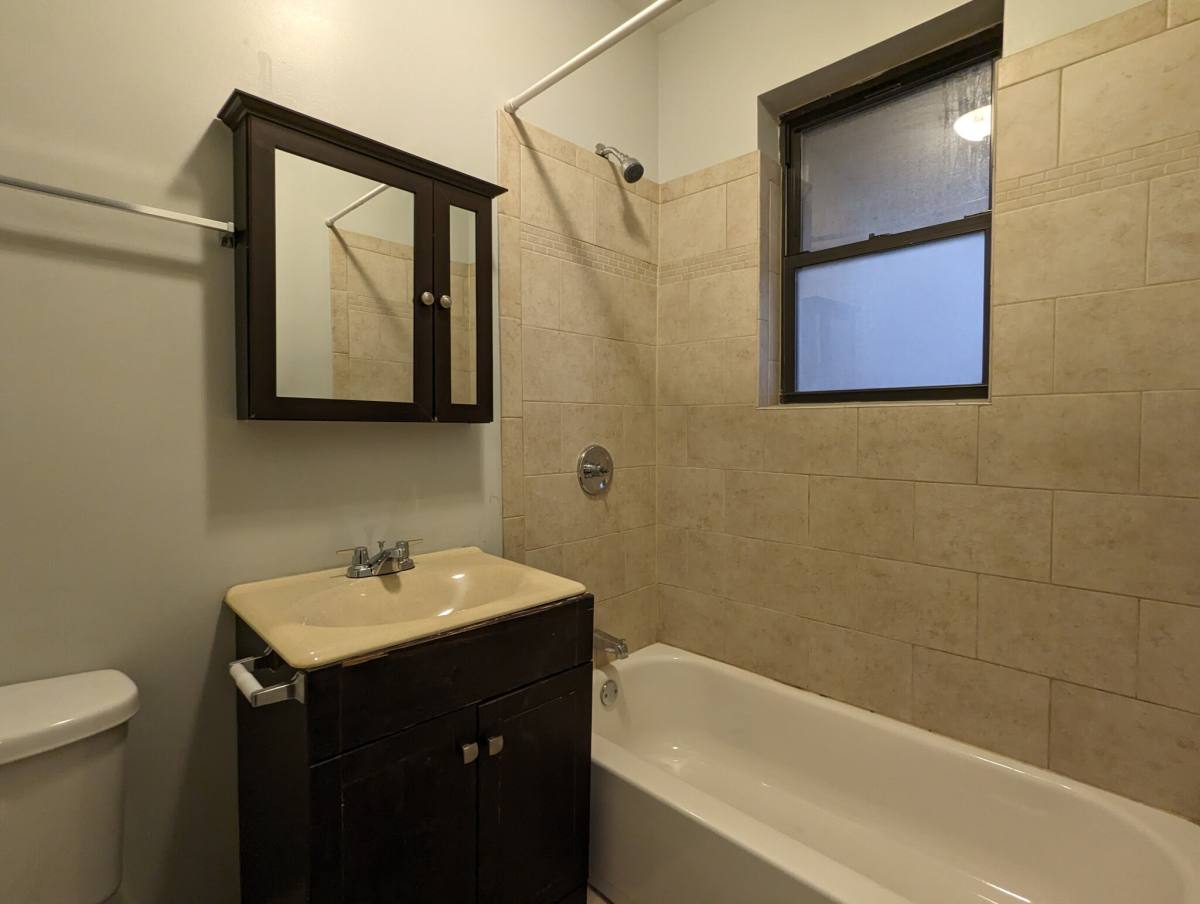Apartment for rent at 4407 N Wolcott, Chicago, IL 60640