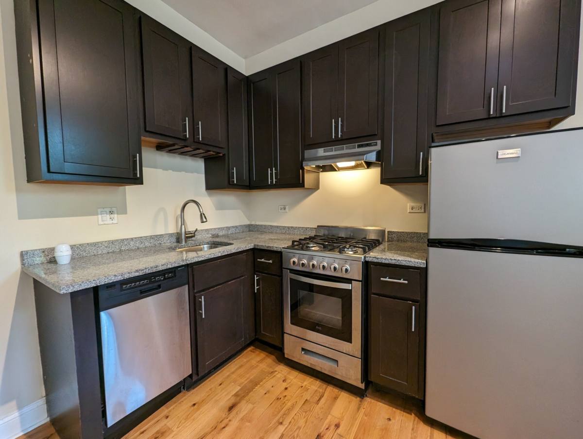 Apartment for rent at 4737 N Hermitage, Chicago, IL 60640