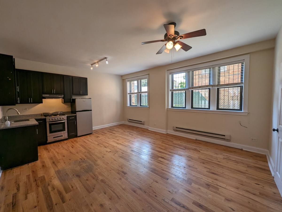 Apartment for rent at 4737 N Hermitage, Chicago, IL 60640