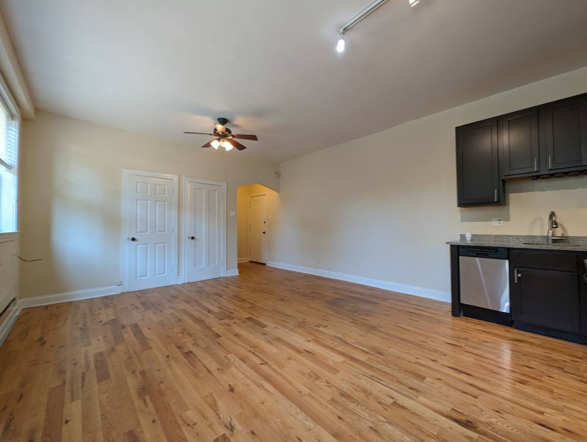 Apartment for rent at 4737 N Hermitage, Chicago, IL 60640