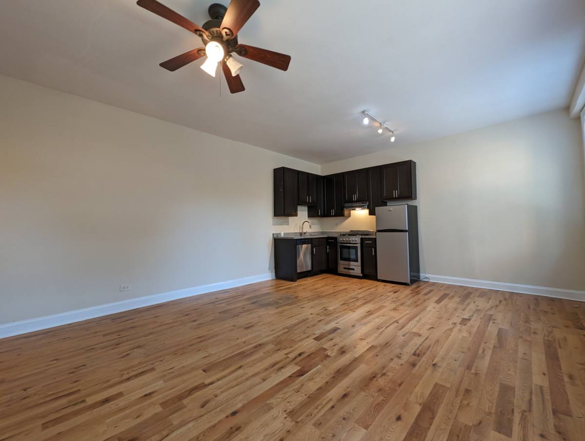 Apartment for rent at 4737 N Hermitage, Chicago, IL 60640