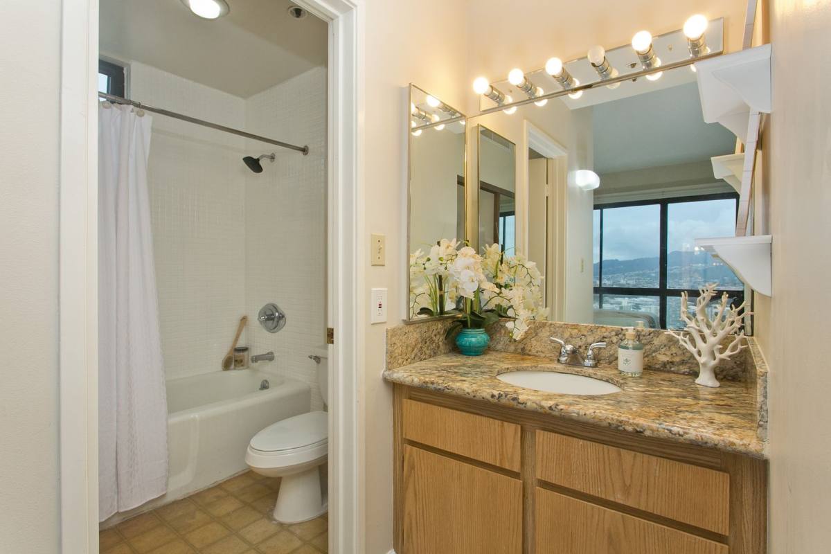 House for rent at 990 Ala Nanala St Pha, Honolulu, HI 96818