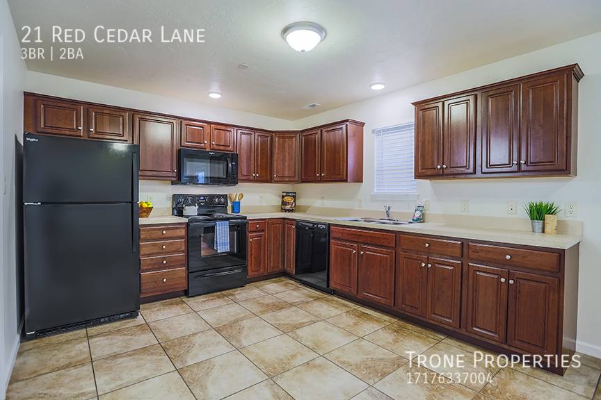 Townhouse for rent at 21 Red Cedar Lane, Hanover, PA 17331
