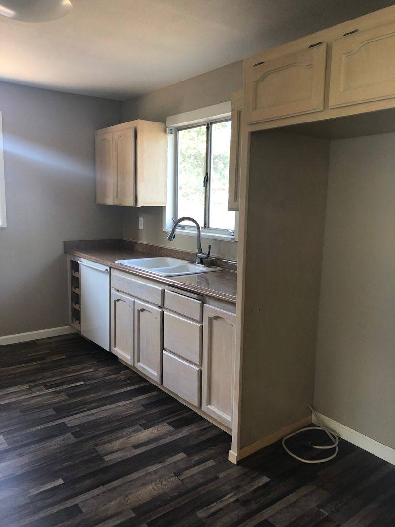 House for rent at 651 N Barrett Rd, Yuba City, CA 95991