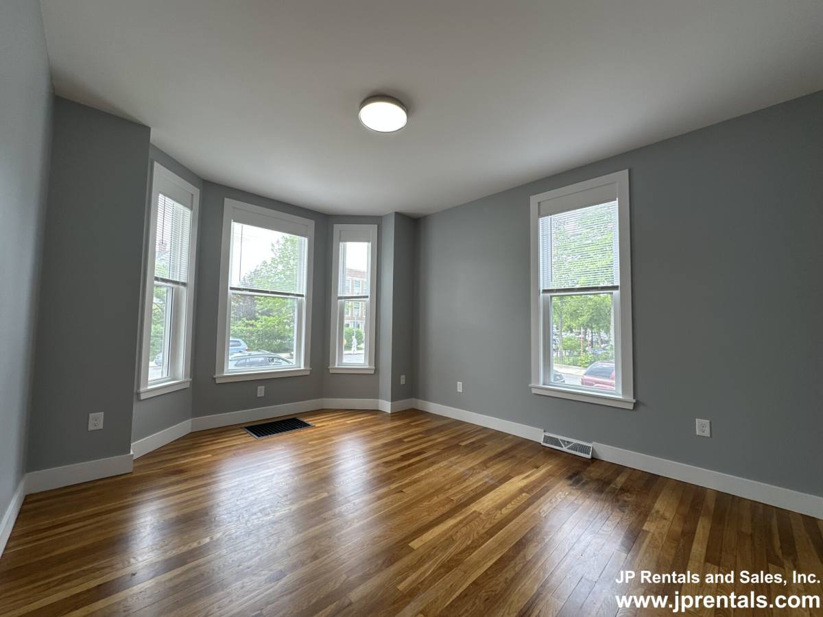Apartment for rent at 512 Centre St, Jamaica Plain, MA 02130