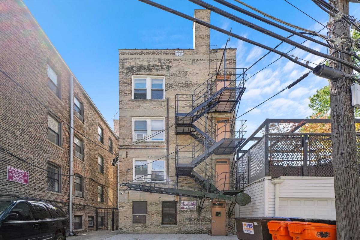 Apartment for rent at 2119 N Sedgwick St, Chicago, IL 60614