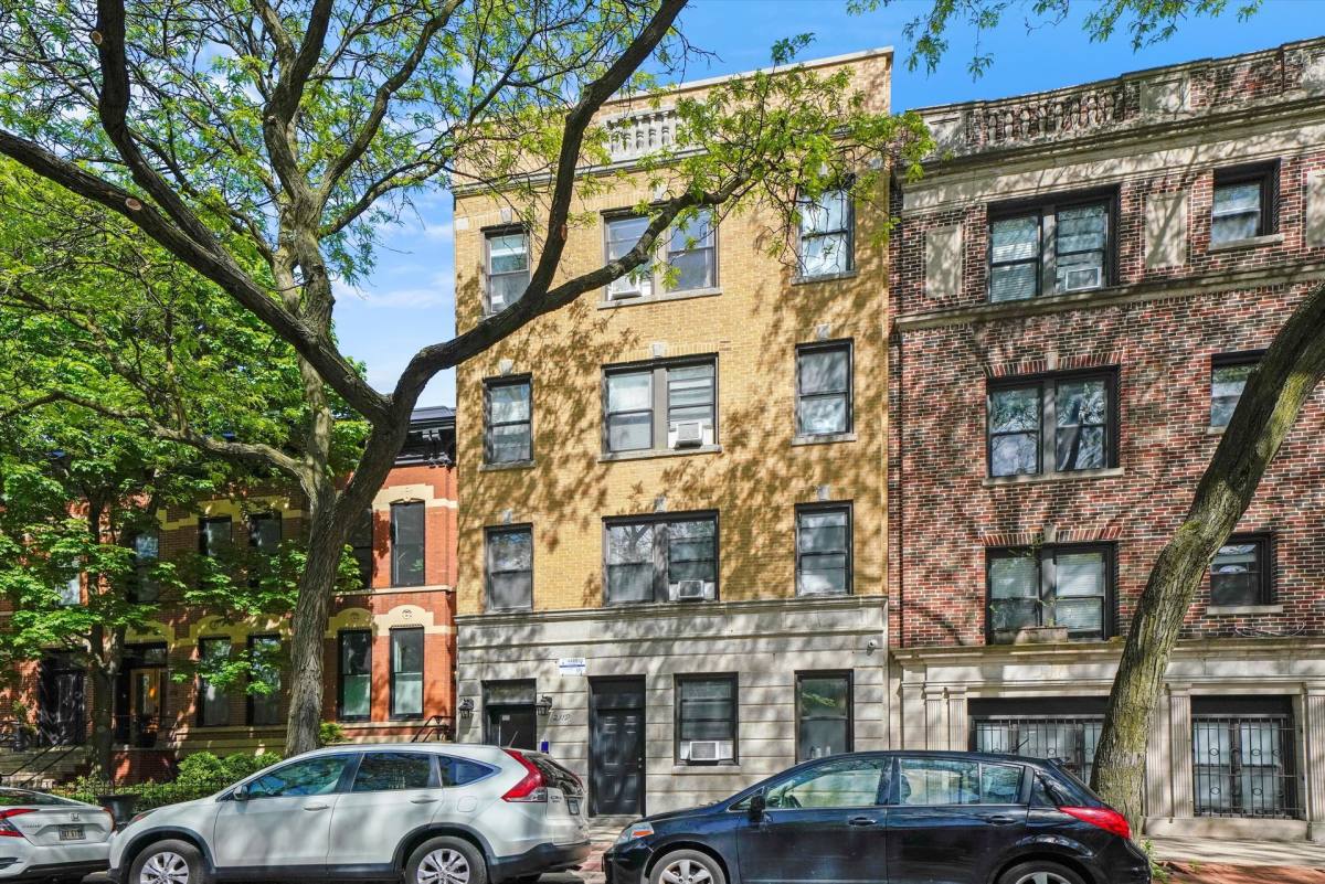 Apartment for rent at 2119 N Sedgwick St, Chicago, IL 60614
