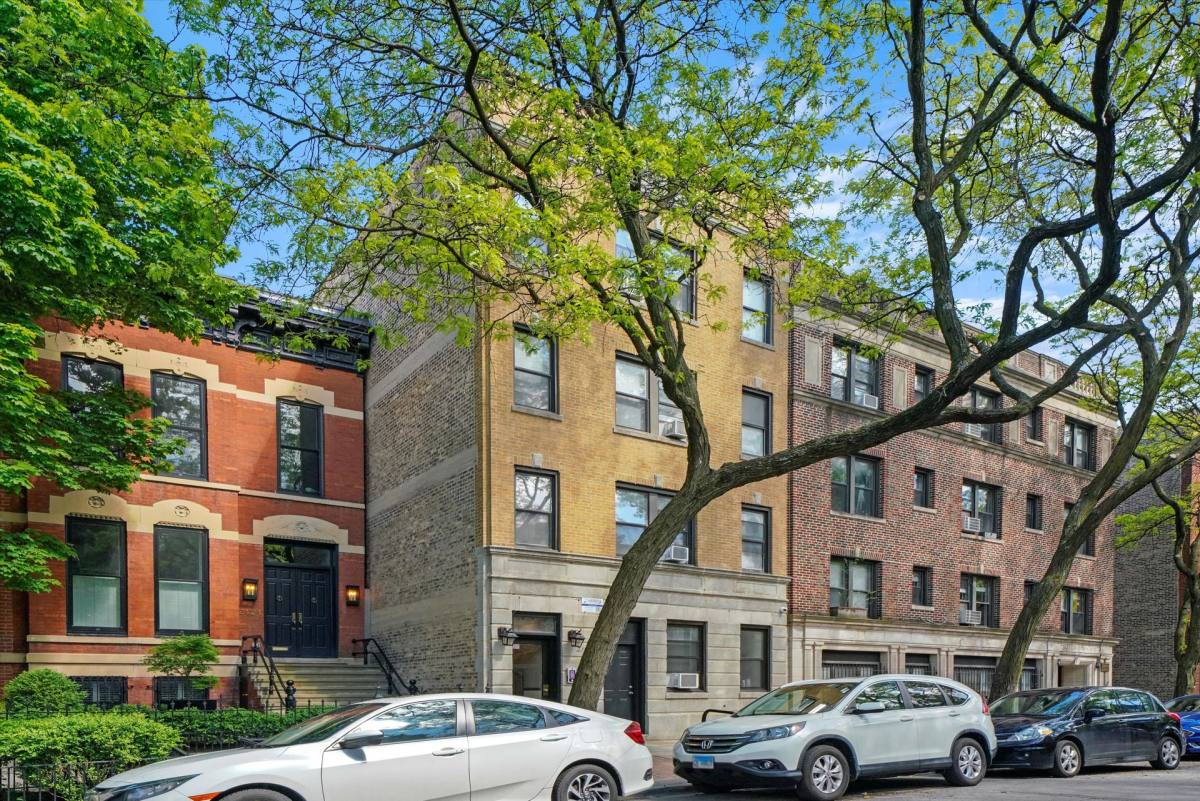 Apartment for rent at 2119 N Sedgwick St, Chicago, IL 60614