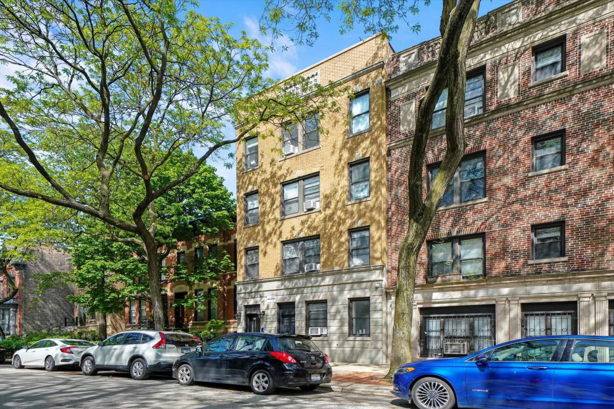 Apartment for rent at 2119 N Sedgwick St, Chicago, IL 60614