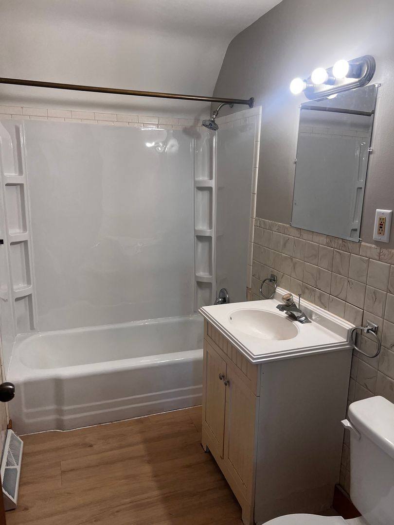 Apartment for rent at 1012 Bridge Ave #2, Davenport, IA 52803