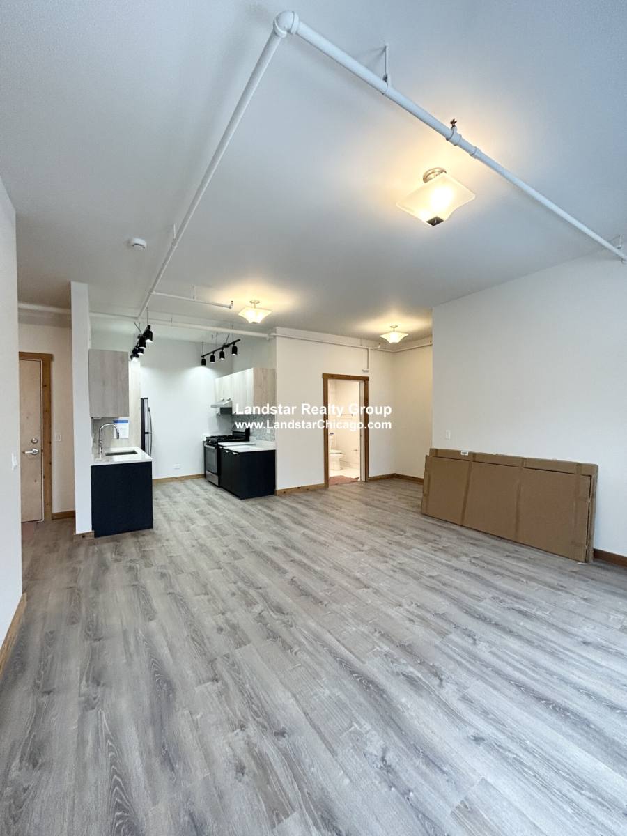 Apartment for rent at 4611 S Ellis Ave, Chicago, IL 60653