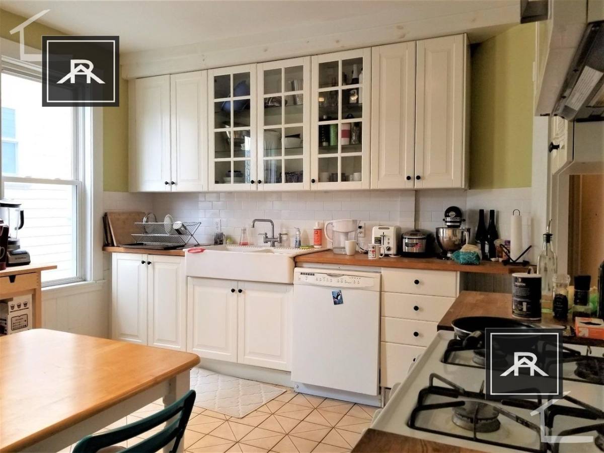 Apartment for rent at 117 Browne St #1, Brookline, MA 02446