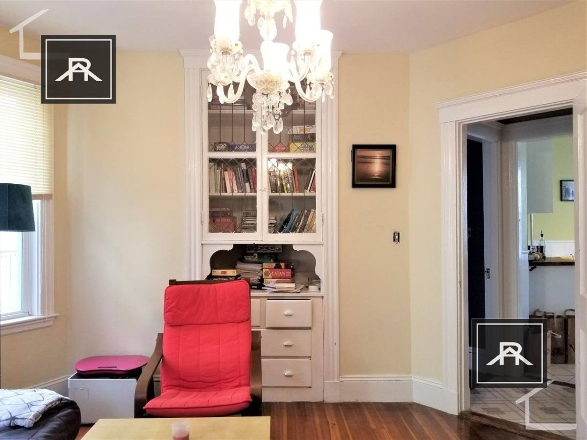 Apartment for rent at 117 Browne St #1, Brookline, MA 02446