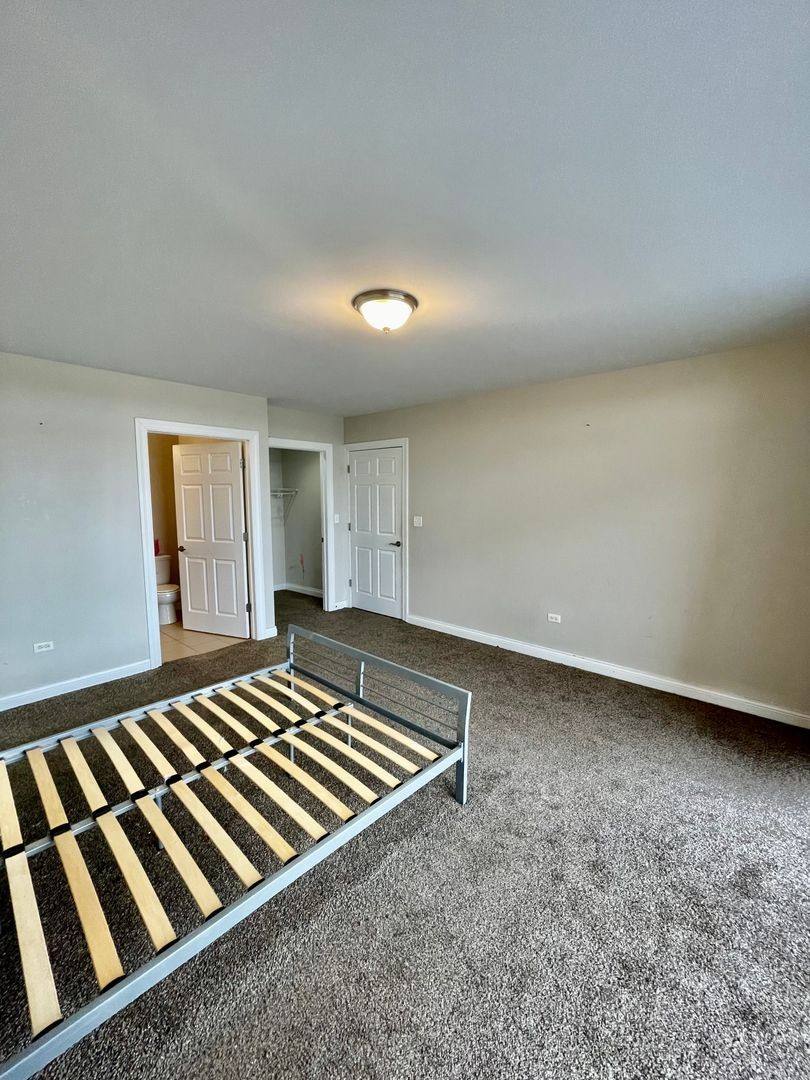Apartment for rent at 6411 N Rockwell St #515, Chicago, IL 60645