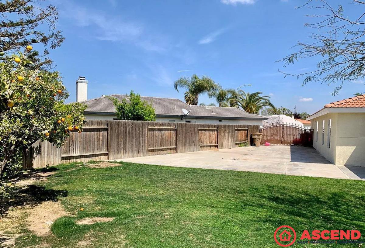 House for rent at 5821 Summer Cypress Dr, Bakersfield, CA 93313