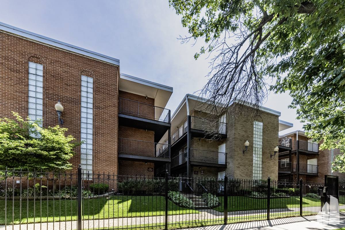 Apartment for rent at 4537 N Dover, Chicago, IL 60640
