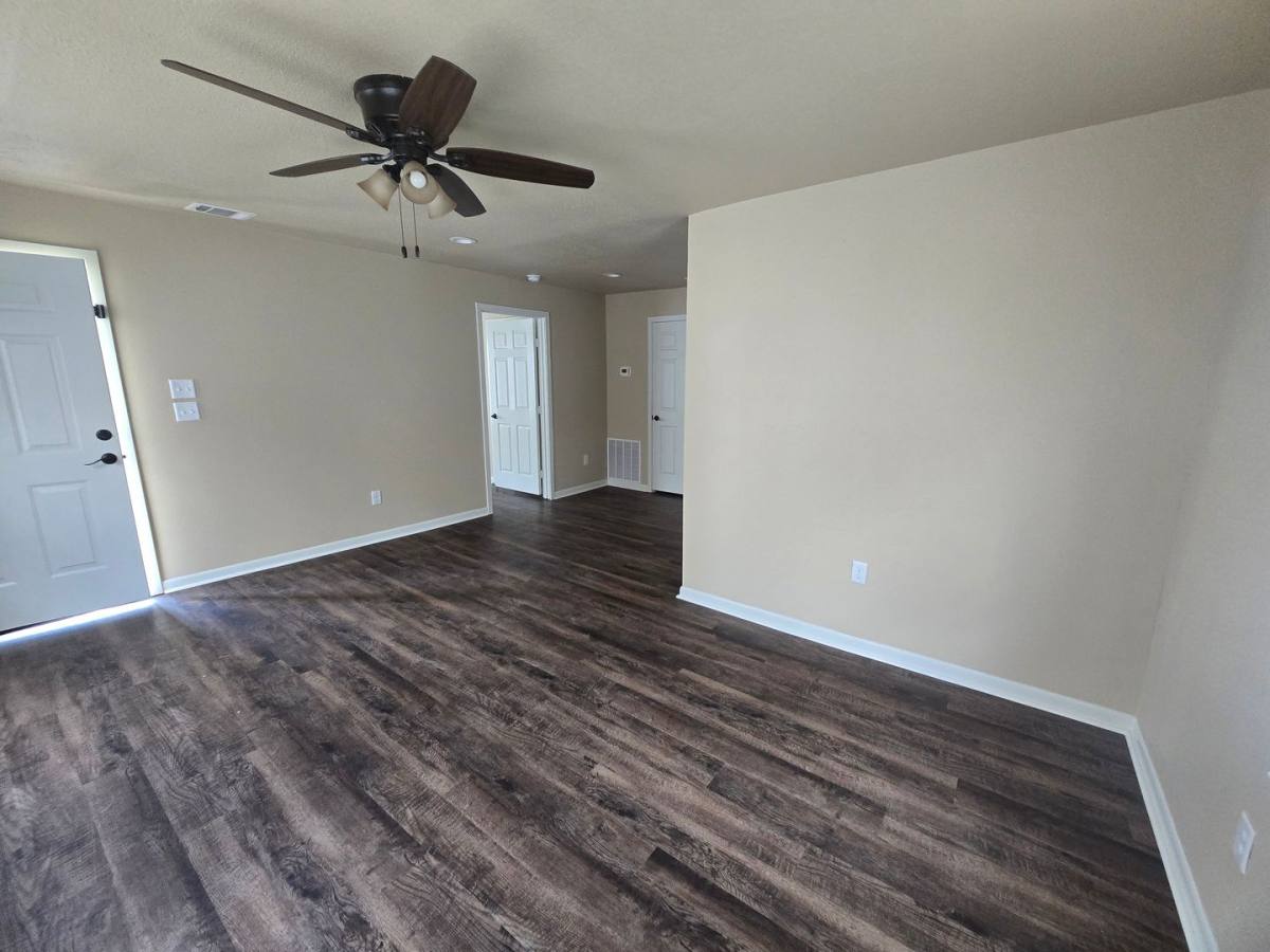 Townhouse for rent at 1101-1103 SE 15th St, Mineral Wells, TX 76067