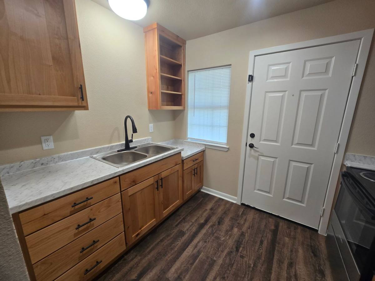 Townhouse for rent at 1101-1103 SE 15th St, Mineral Wells, TX 76067