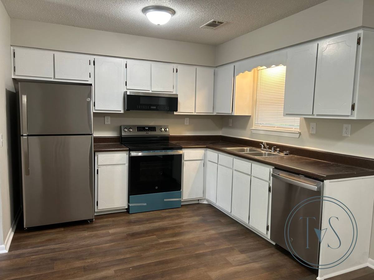 House for rent at 993 White Circle, Hinesville, GA 31313