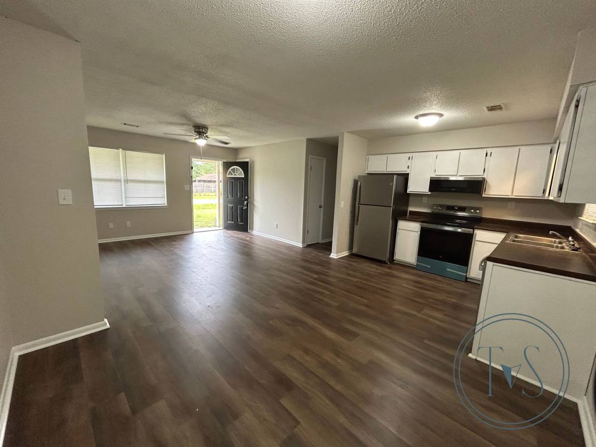 House for rent at 993 White Circle, Hinesville, GA 31313