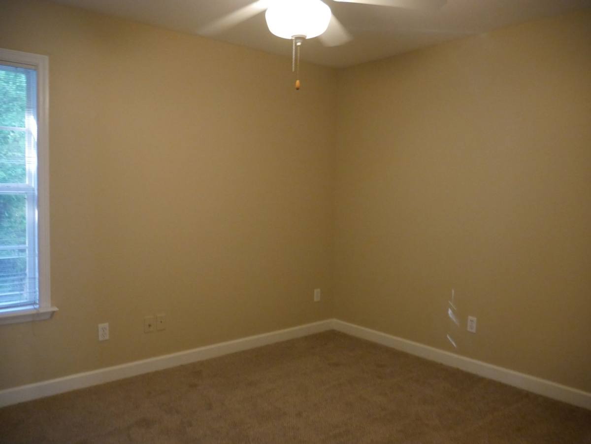 House for rent at 4906 Timberwood Dr, Hahira, GA 31632