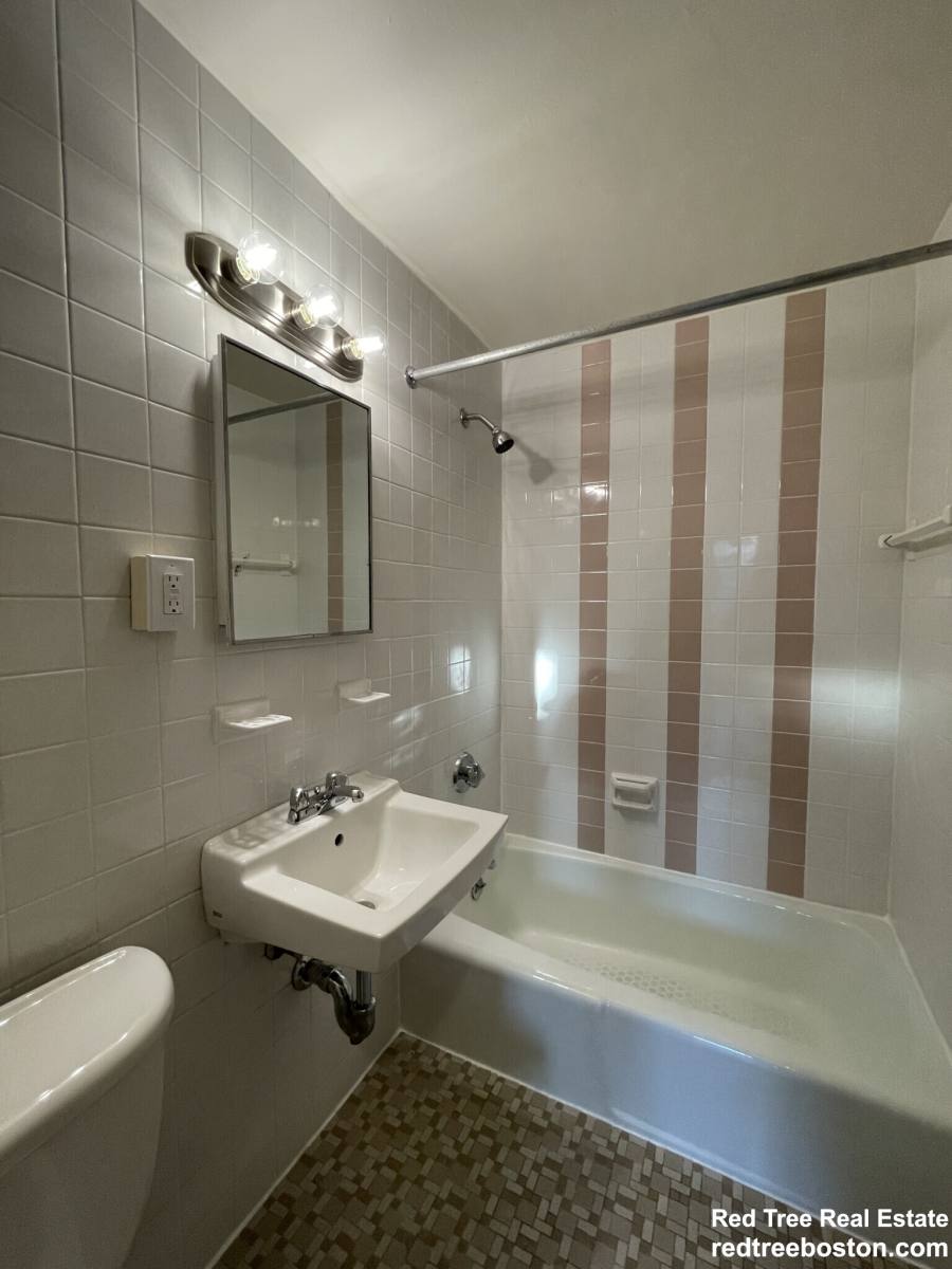 Apartment for rent at 82 S Huntington Ave #12, Jamaica Plain, MA 02130