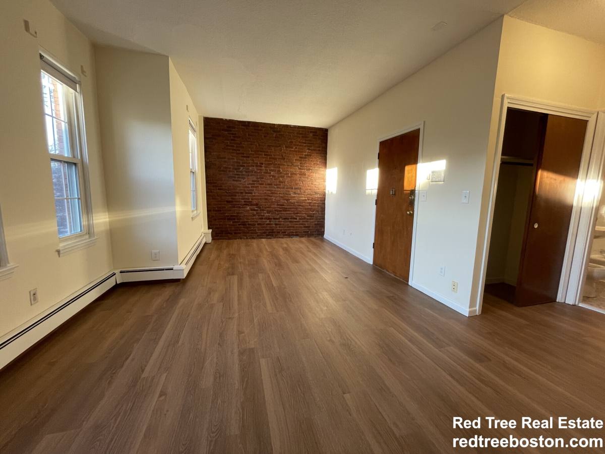 Apartment for rent at 82 S Huntington Ave #12, Jamaica Plain, MA 02130