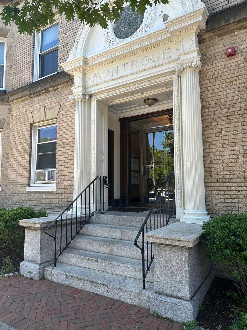 Apartment for rent at 1648 Massachusetts Ave, Cambridge, MA 02138