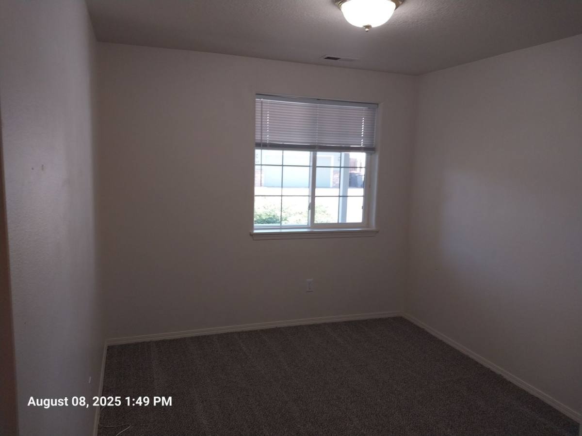 House for rent at 320 NW Country Court, McMinnville, OR 97128