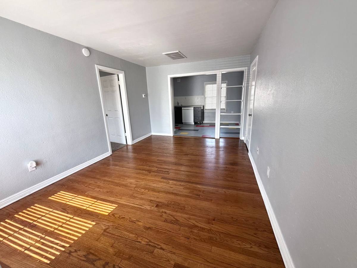 Apartment for rent at 509 NW 29th St, Oklahoma City, OK 73103