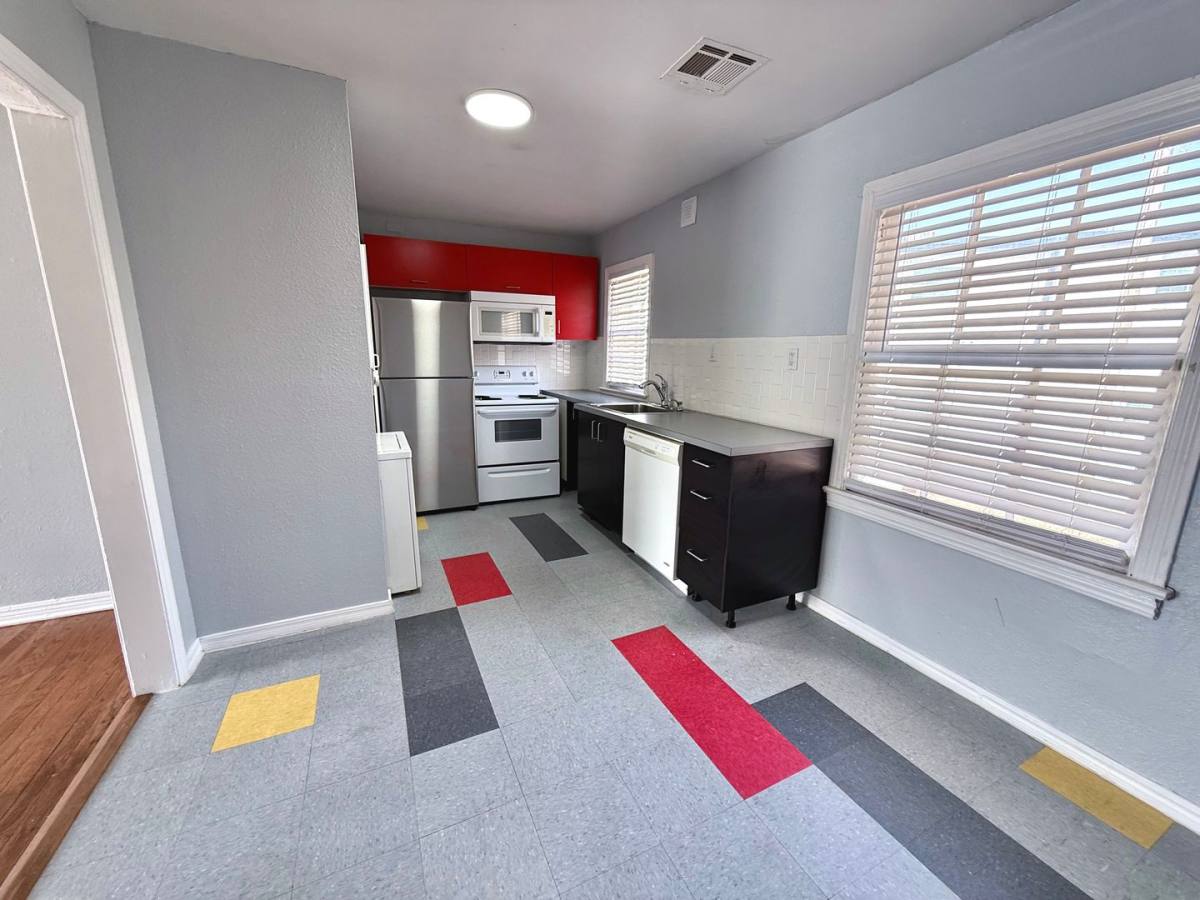 Apartment for rent at 509 NW 29th St, Oklahoma City, OK 73103