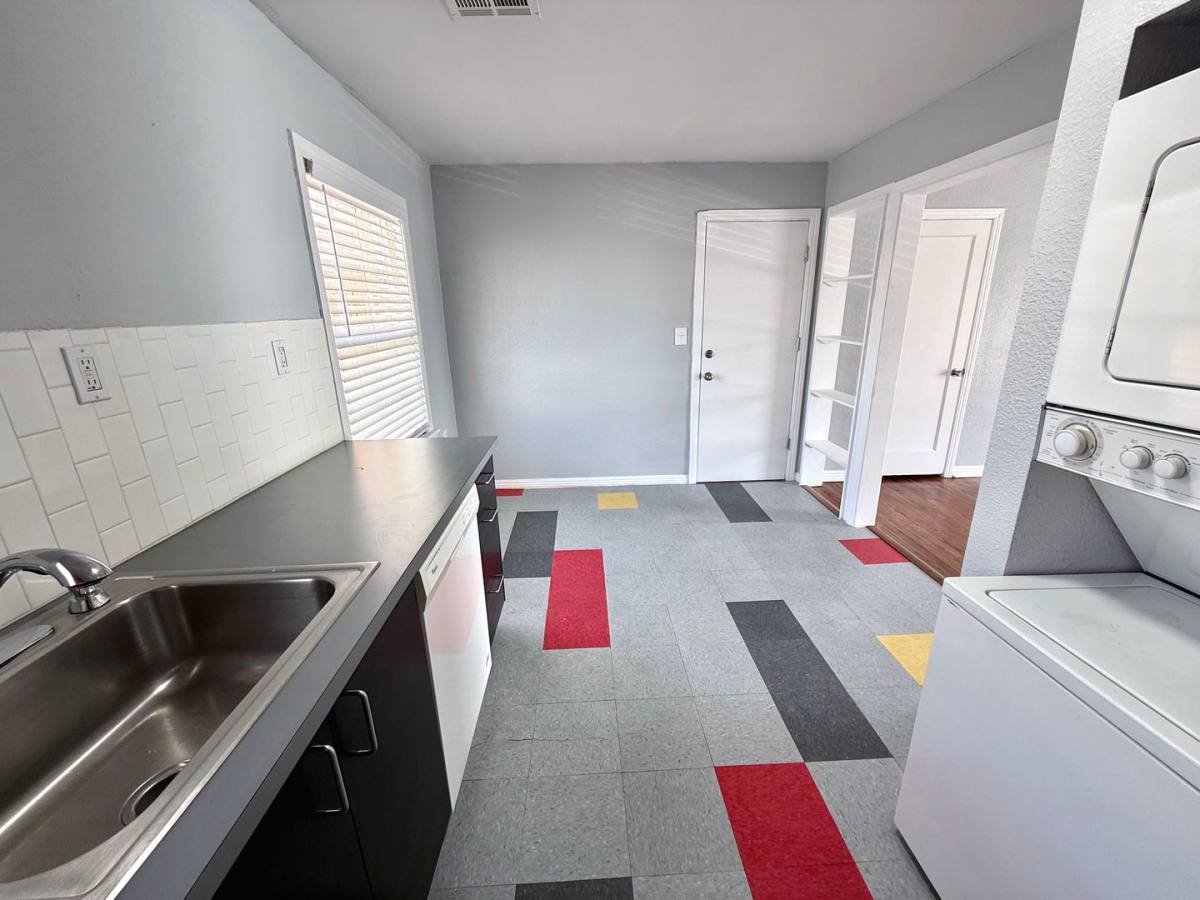 Apartment for rent at 509 NW 29th St, Oklahoma City, OK 73103