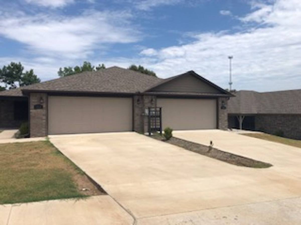 Townhouse for rent at 9007 Chanel Place, Fort Smith, AR 72916
