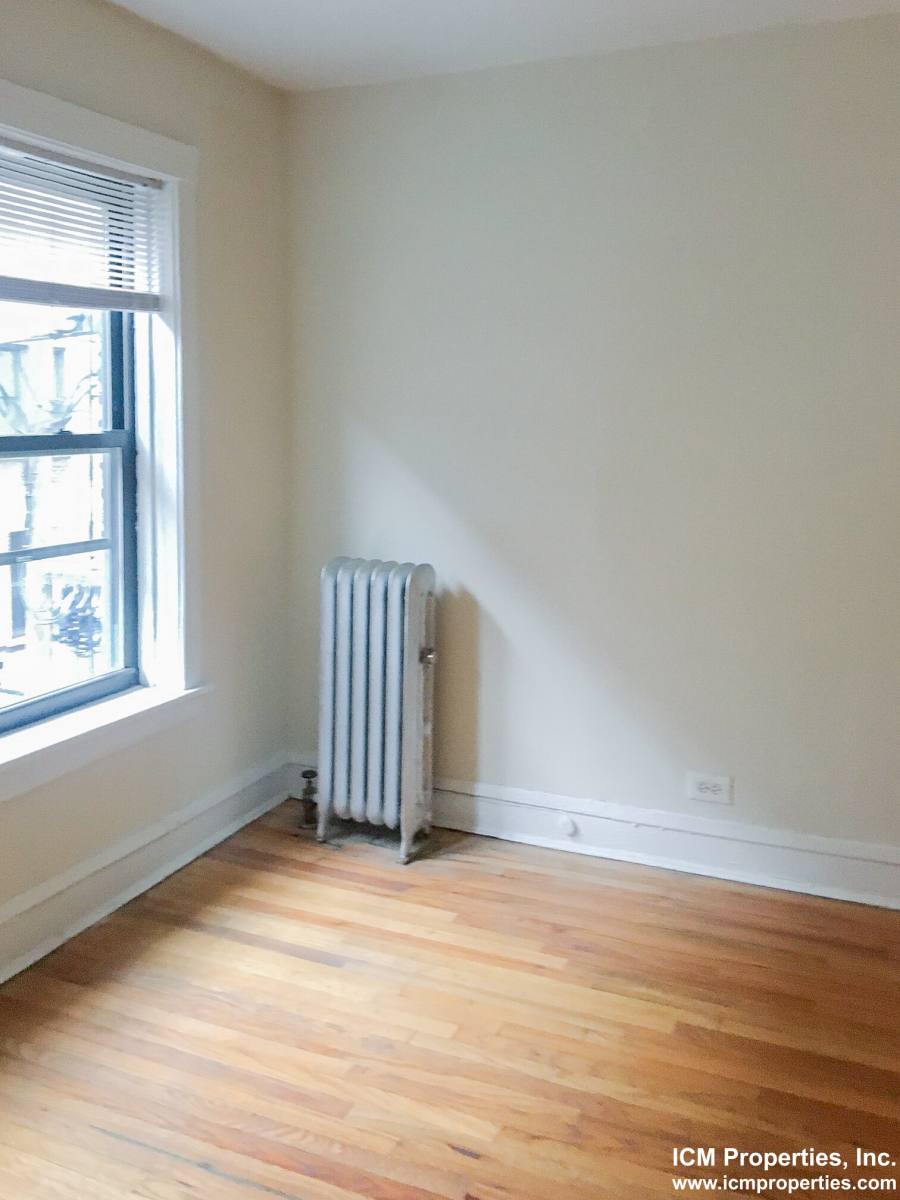 Apartment for rent at 512 W Cornelia Ave #210, Chicago, IL 60657