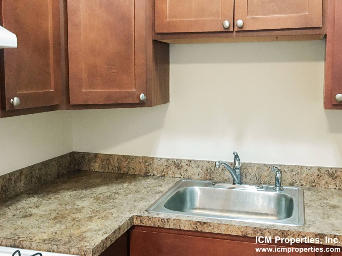 Apartment for rent at 512 W Cornelia Ave #210, Chicago, IL 60657