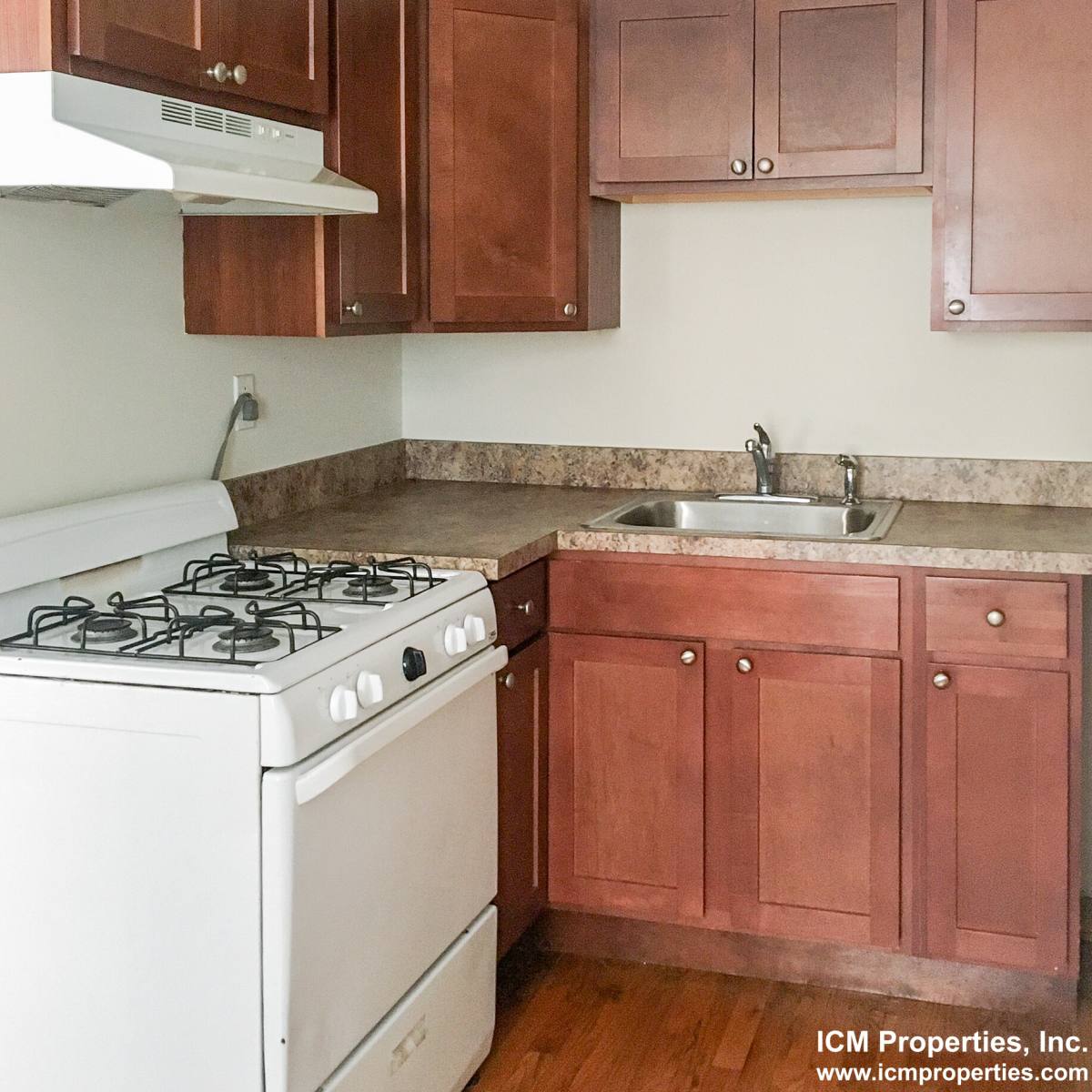 Apartment for rent at 512 W Cornelia Ave #210, Chicago, IL 60657