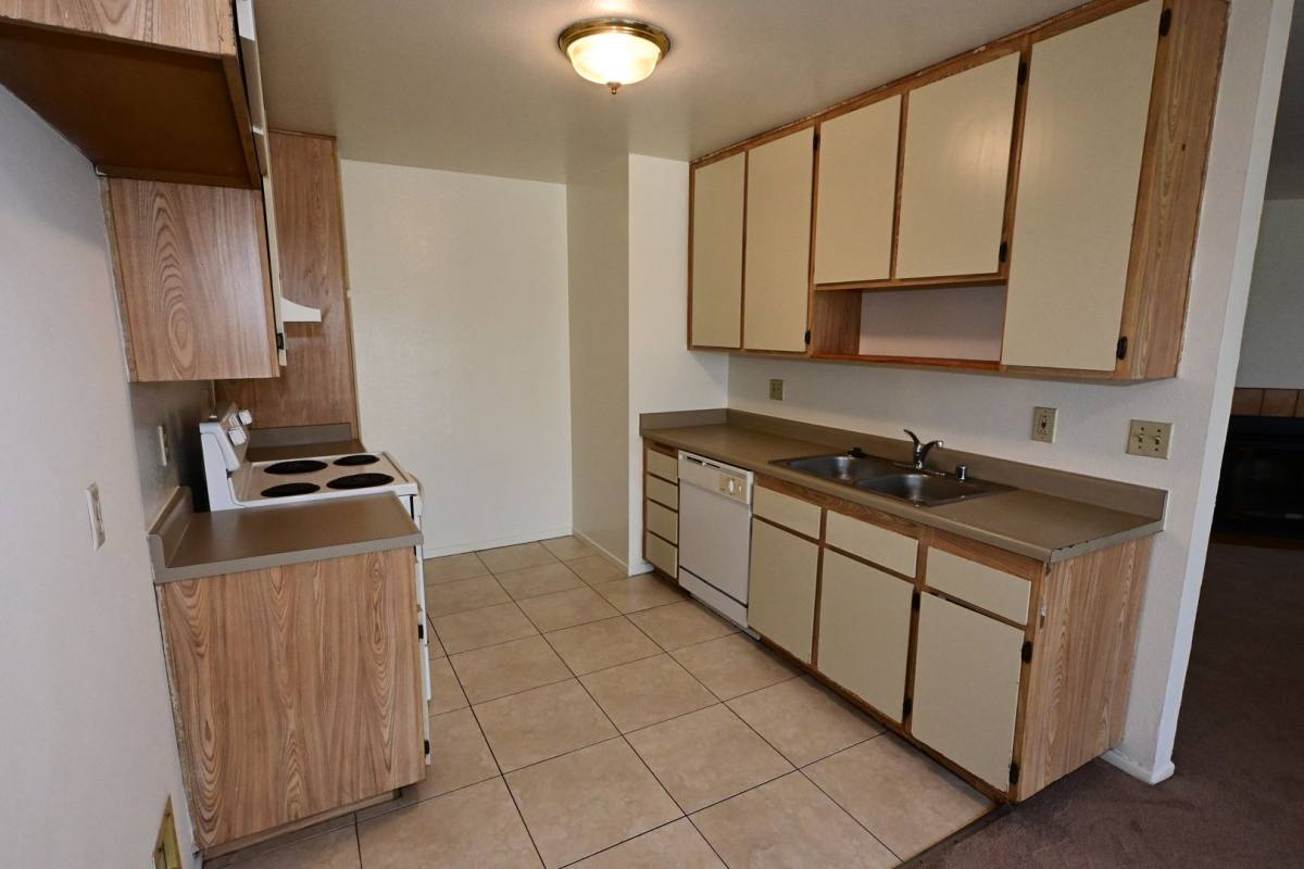 Apartment for rent at 16852 & 16858 Passage Ave, Paramount, CA 90723