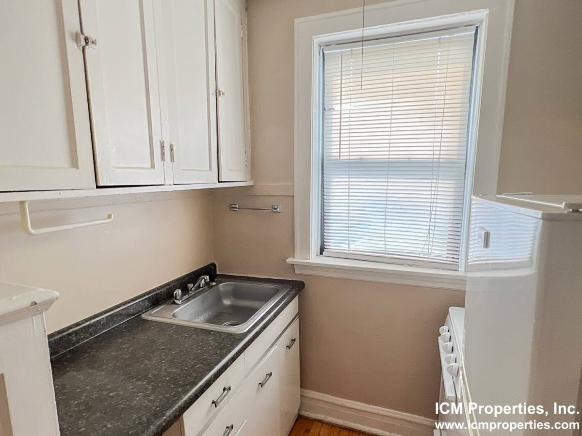 Apartment for rent at 3618 N Marshfield Ave #2B, Chicago, IL 60613